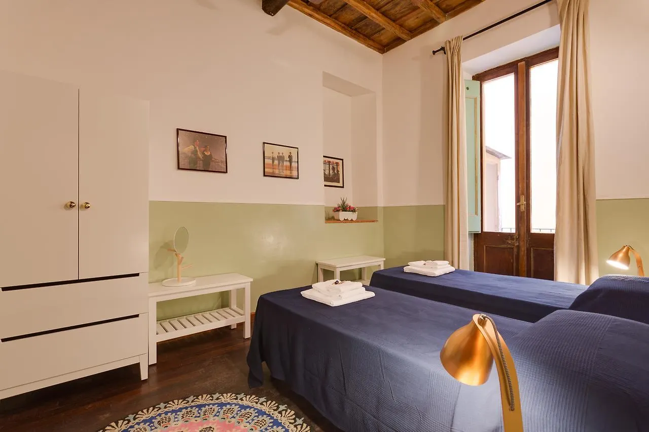 6 Bedroom Apartment Baullari Rome