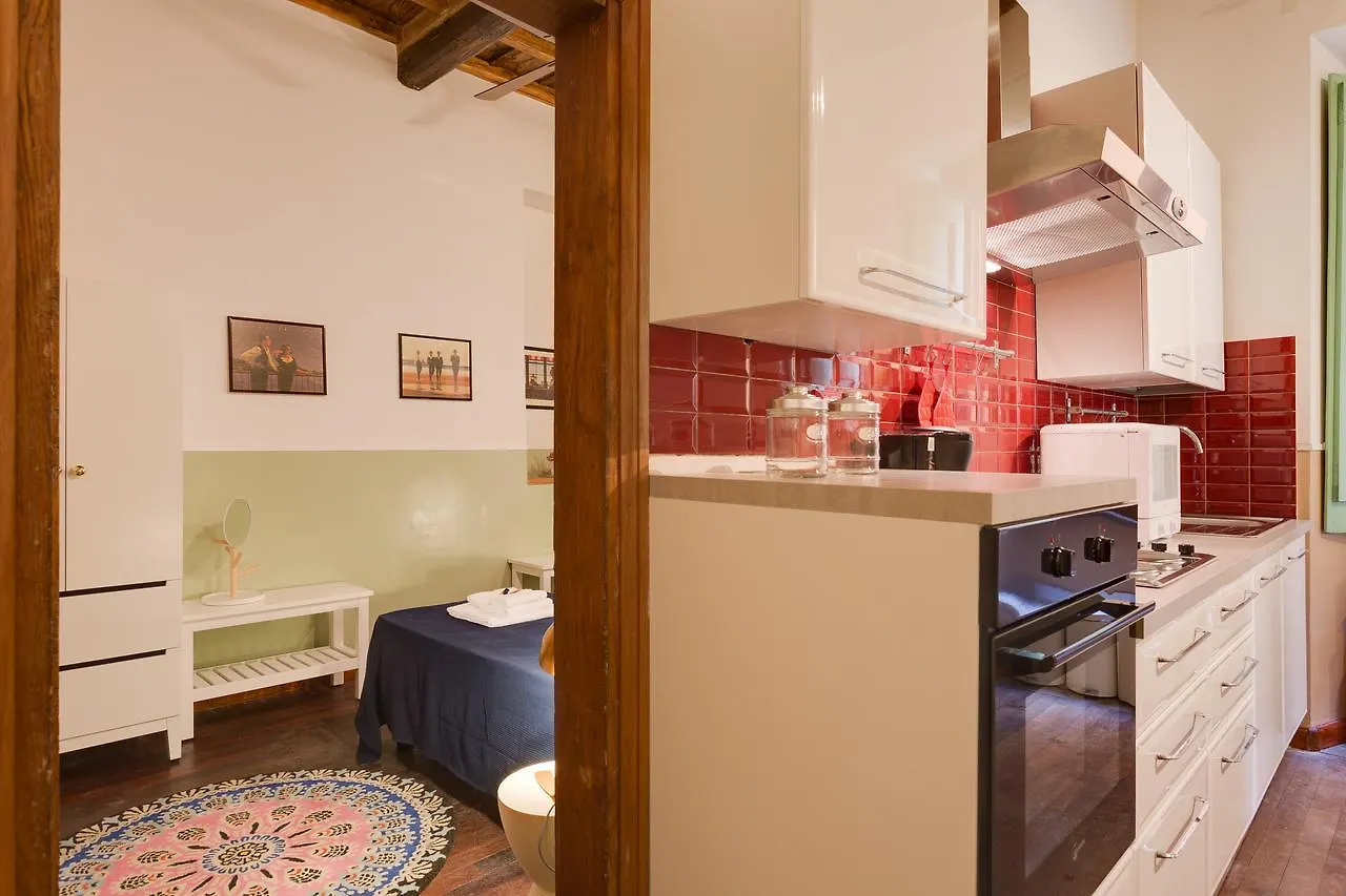 6 Bedroom Apartment Baullari Rome Italy