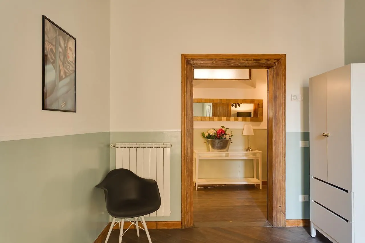 6 Bedroom Apartment Baullari Rome