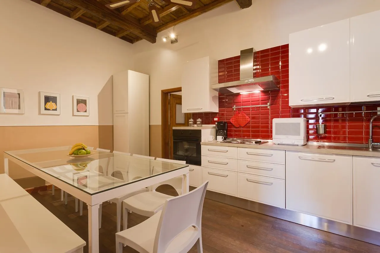 6 Bedroom Apartment Baullari Rome