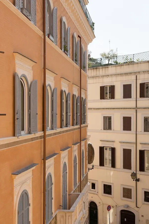 6 Bedroom Apartment Baullari Rome