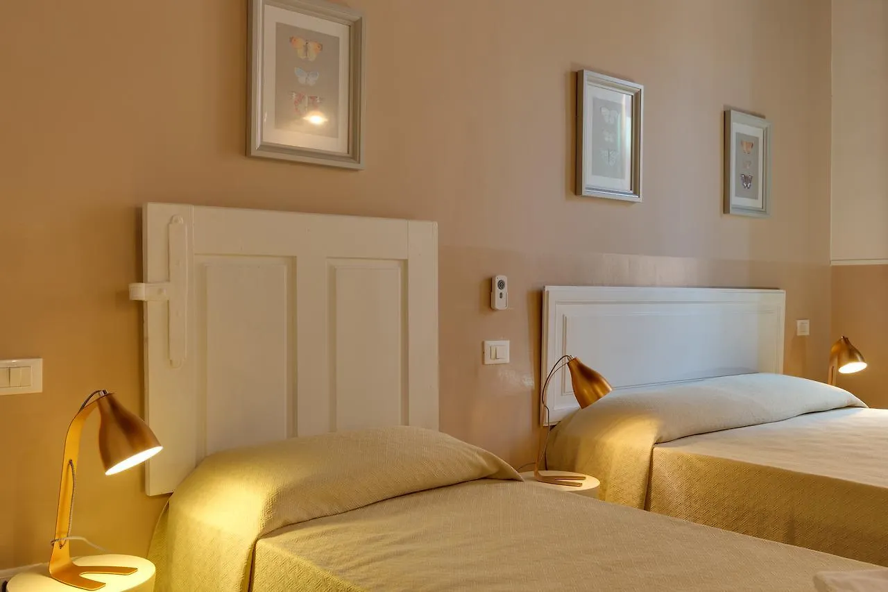 6 Bedroom Apartment Baullari Rome