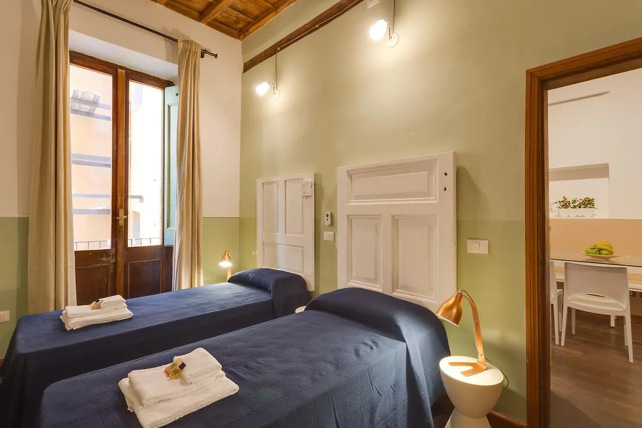 6 Bedroom Apartment Baullari Rome Italy